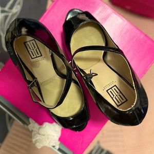 Show dazzle signature Mary Janes